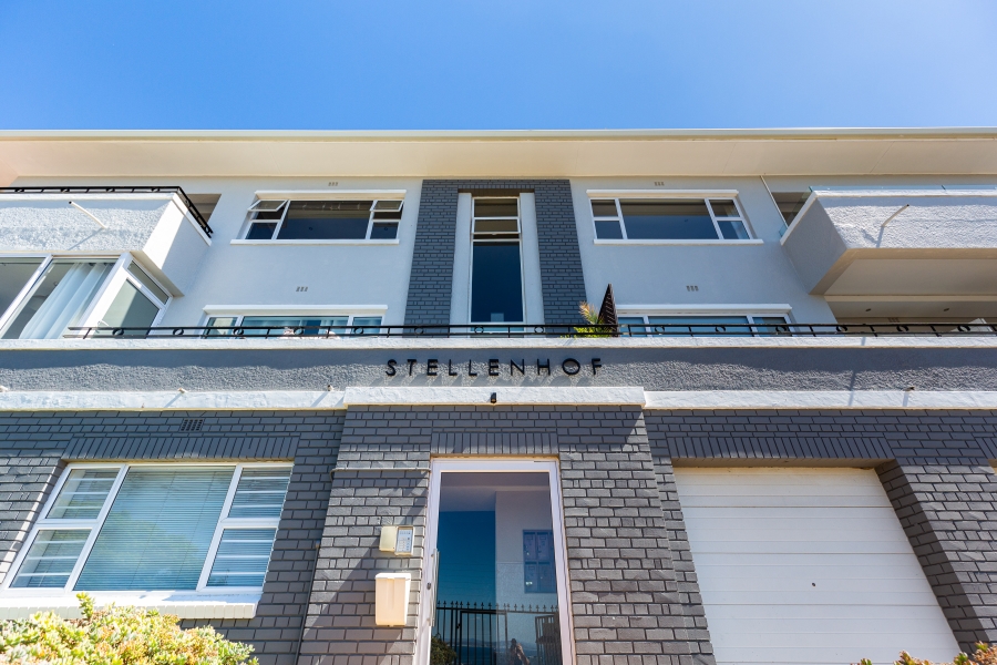 To Let 2 Bedroom Property for Rent in Vredehoek Western Cape